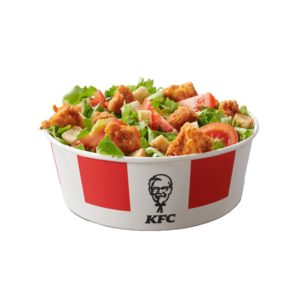 caesar salata sa komadima hrskave piletine, svježom salatom i paradajzom.